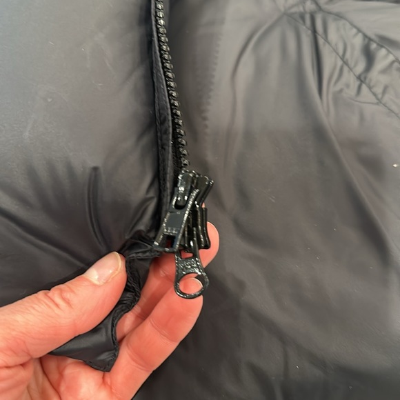 North By Northwest Nylon Puffer Vest - Picture 7 of 8